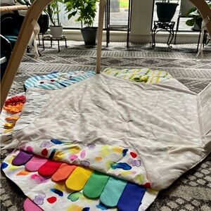 Lovevery Playmat (wooden structure not available)